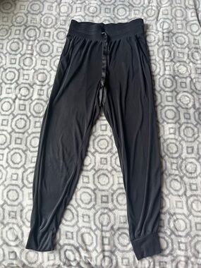 VICTORIA’S SECRET Soft Ribbed Lounge Joggers size M in navy blue